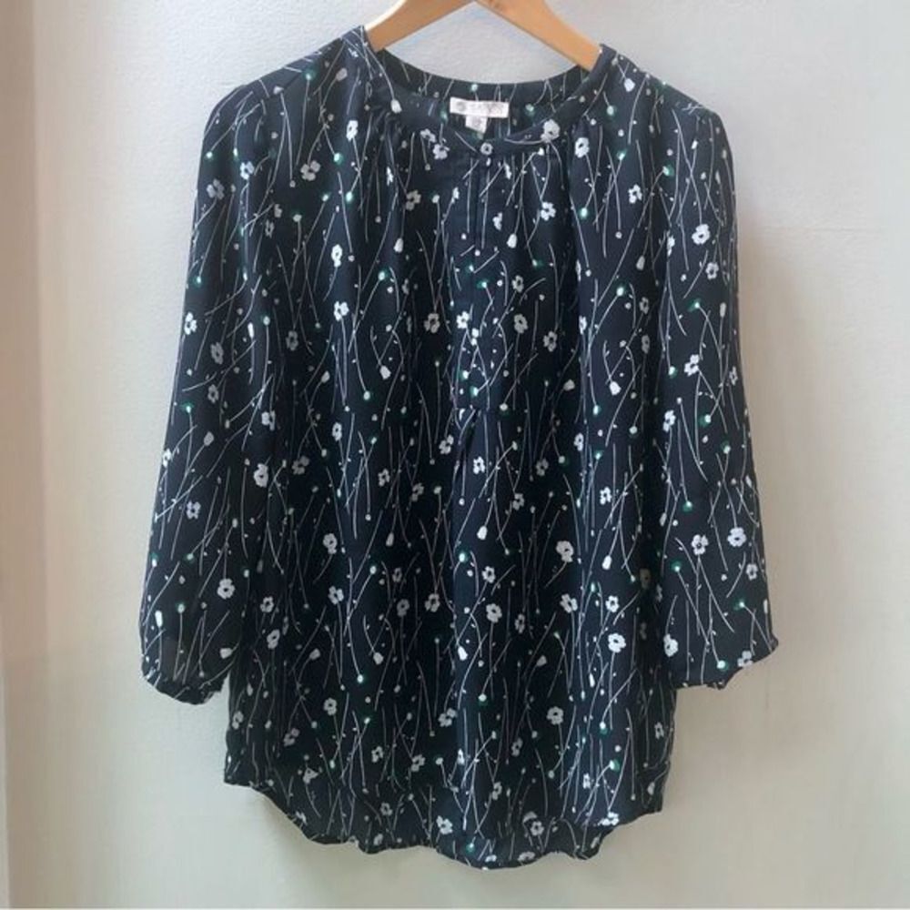 Lila Rose‎ navy floral blouse woman’s size M